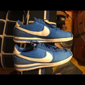 nike cortez signal blue